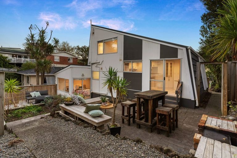 Photo of property in 8 Dakota Avenue, Beach Haven, Auckland, 0626