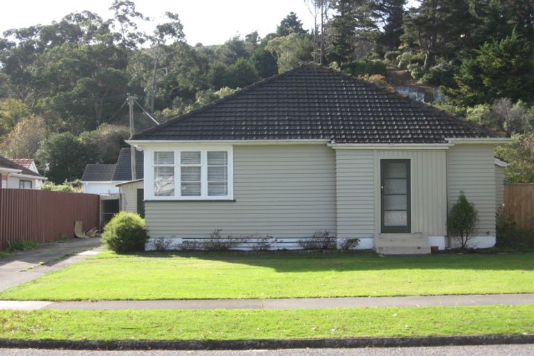 Photo of property in 21 Harris Street, Naenae, Lower Hutt, 5011