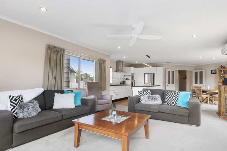 Photo of property in 39 Popata Close, Papamoa Beach, Papamoa, 3118