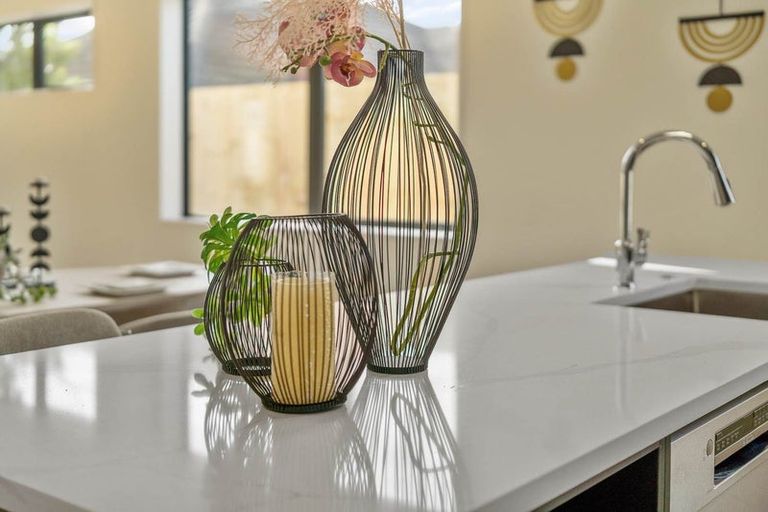 Photo of property in 8b Deuxberry Avenue, Northcote, Auckland, 0627