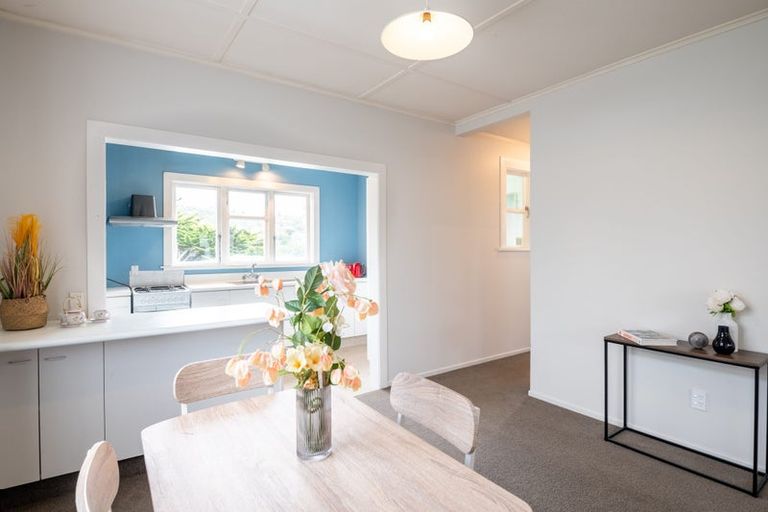 Photo of property in 13 Retter Street, Paparangi, Wellington, 6037