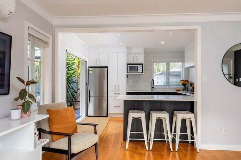 Photo of property in 41b Wallace Road, Mangere Bridge, Auckland, 2022