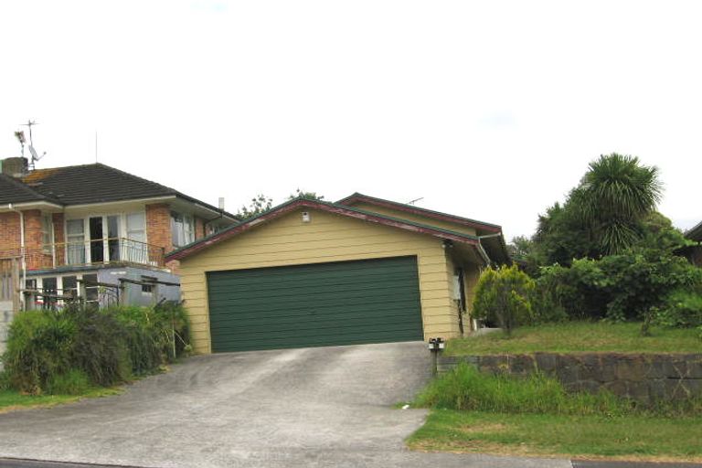 Photo of property in 2a Lauderdale Road, Birkdale, Auckland, 0626