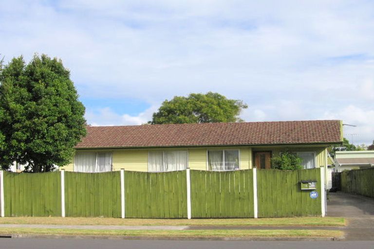 Photo of property in 79 Sunderlands Road, Half Moon Bay, Auckland, 2012