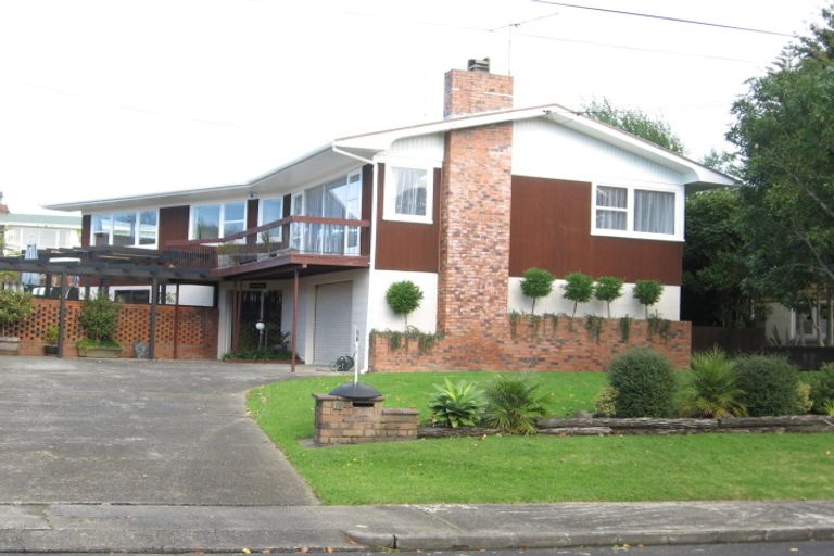 Photo of property in 18 Collie Street, Hillpark, Auckland, 2102