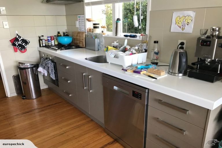 Photo of property in 52 Juniper Road, Sunnynook, Auckland, 0620