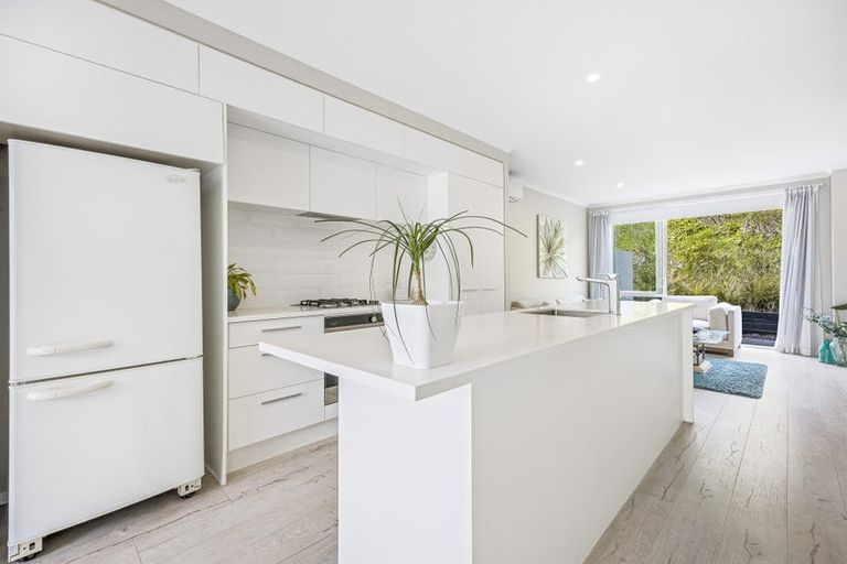 Photo of property in 37 Sanremo Lane, Stanmore Bay, Whangaparaoa, 0932