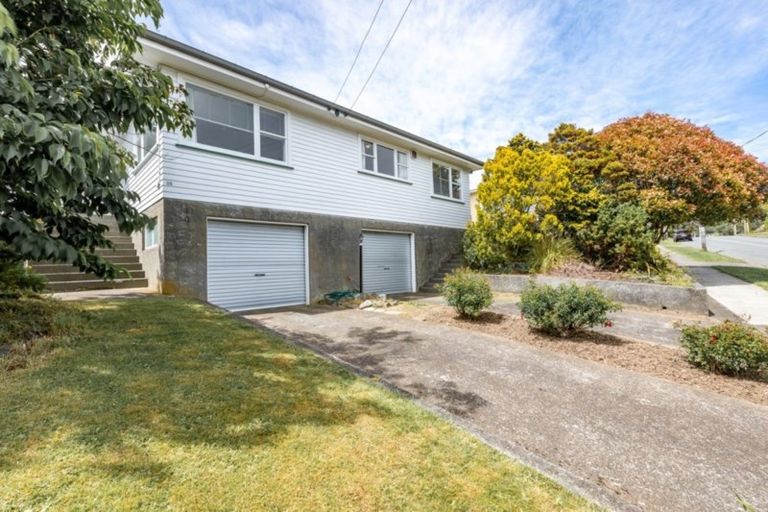 Photo of property in 56 Saint Johns Terrace, Tawa, Wellington, 5028