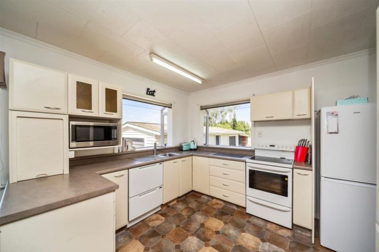 Photo of property in 323 Hunter Road, Eltham, Hawera, 4673