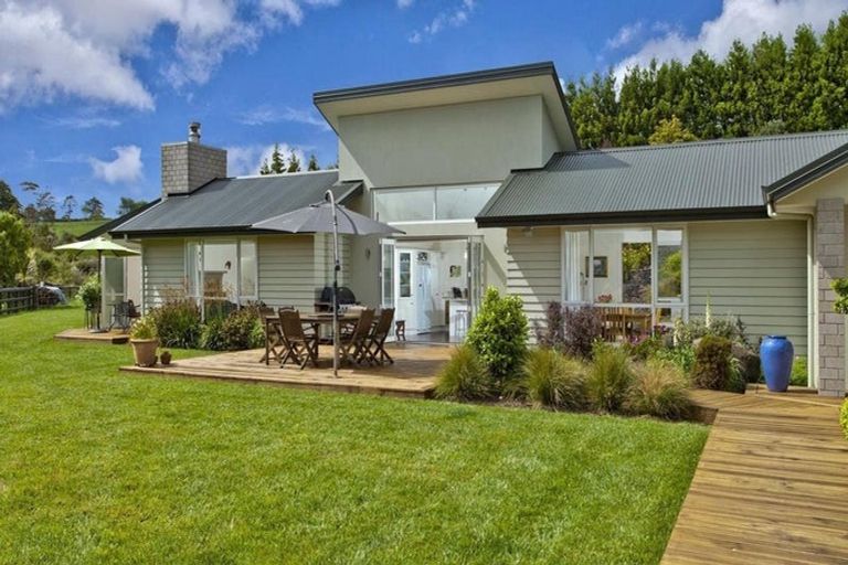 Photo of property in 53 Nixon Road, Taupaki, Henderson, 0782