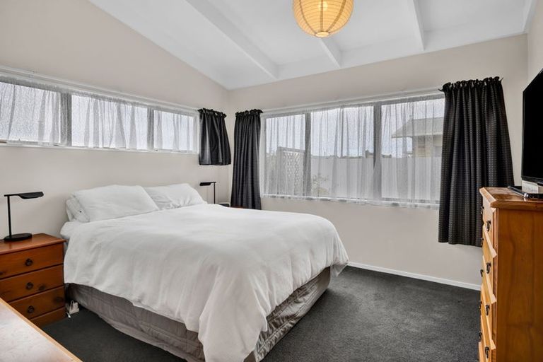 Photo of property in 1/4 Naumai Place, Spotswood, New Plymouth, 4310