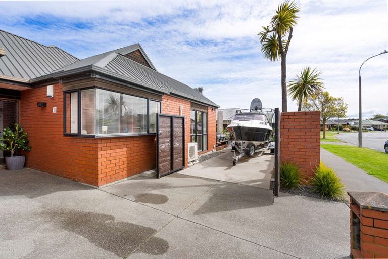 Photo of property in 36 Broadhaven Avenue, Parklands, Christchurch, 8083