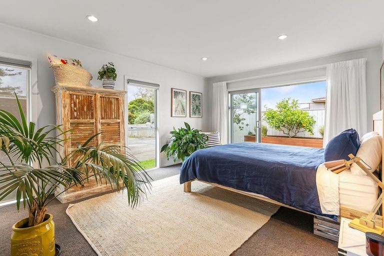 Photo of property in 55 Matipo Road, Te Atatu Peninsula, Auckland, 0610