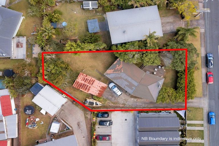 Photo of property in 27 Wharf Road, Te Atatu Peninsula, Auckland, 0610