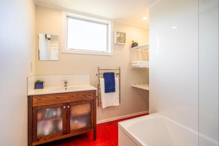 Photo of property in 17 Kaka Road, Raumati Beach, Paraparaumu, 5032