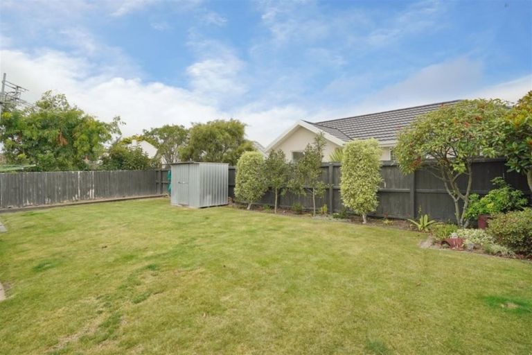 Photo of property in 5 Rue De La Mare, Parklands, Christchurch, 8083