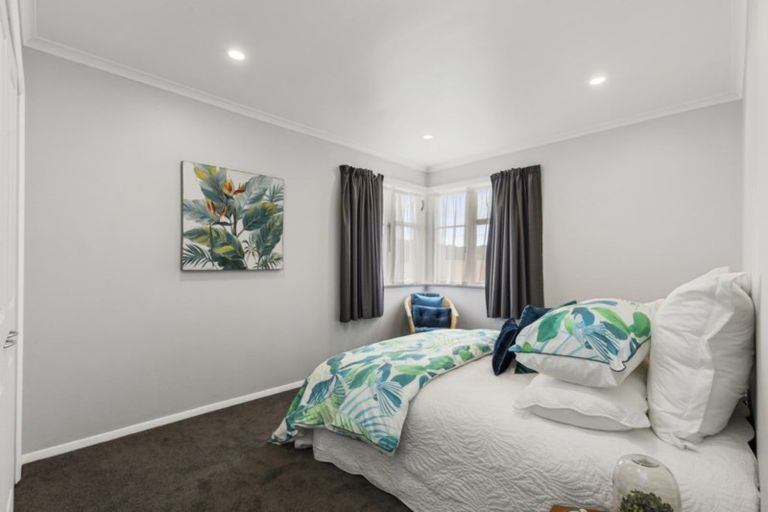 Photo of property in 129 Wainuiomata Road, Wainuiomata, Lower Hutt, 5014