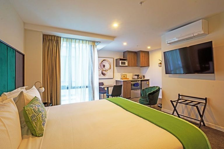 Photo of property in Proximity Apartment Hotel, 172 Thorndon Quay, Pipitea, Wellington, 6011