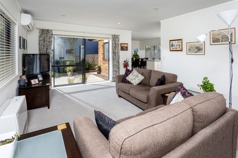 Photo of property in 5a Havelock Avenue, Forrest Hill, Auckland, 0620