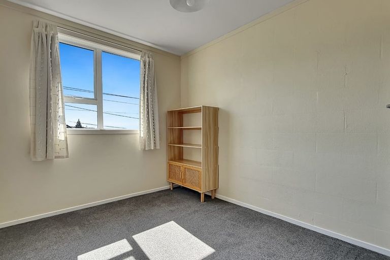 Photo of property in 5/102 Lyall Parade, Lyall Bay, Wellington, 6022