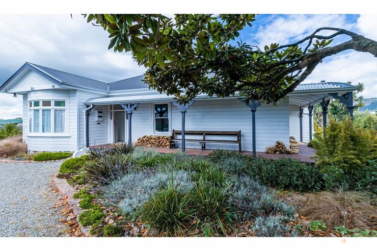 Photo of property in 43 Rhodes Street, Waimate, 7924
