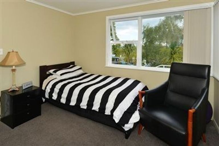 Photo of property in 6 William Souter Street, Forrest Hill, Auckland, 0620