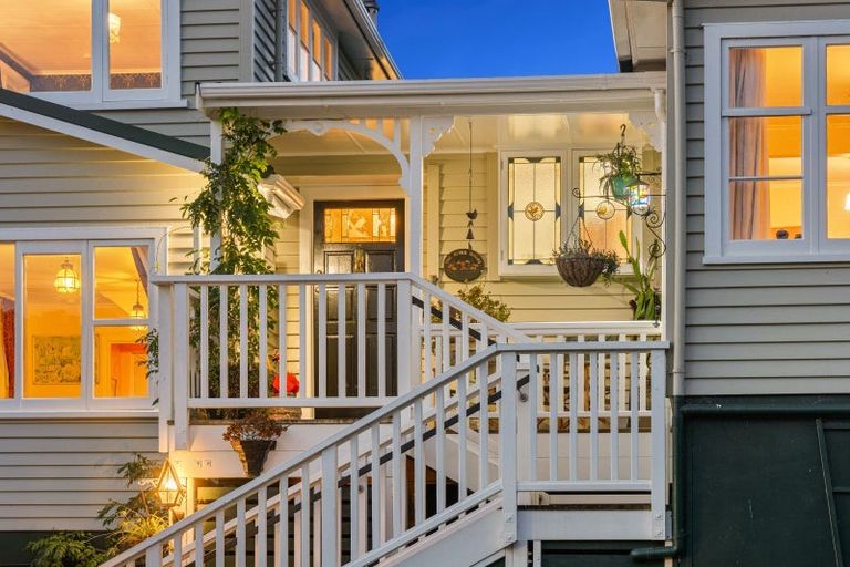 Photo of property in 17 Makora Road, Otaihanga, Paraparaumu, 5036