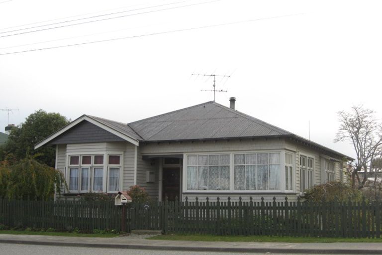 Photo of property in 56 Northumberland Street, Tapanui, 9522