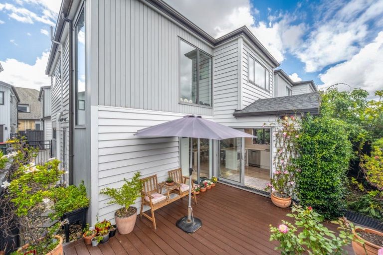 Photo of property in 5 Waihanga Way, Bucklands Beach, Auckland, 2014