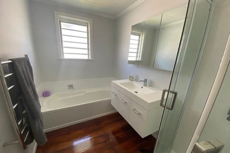 Photo of property in 20b Martin Road, Manurewa, Auckland, 2102