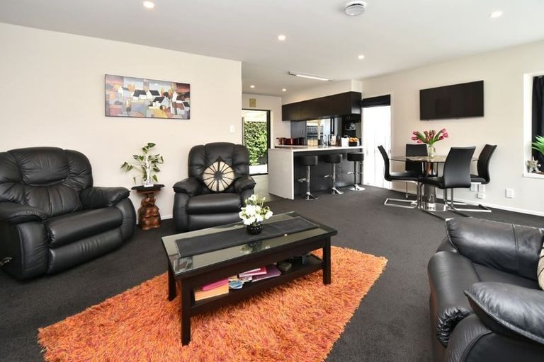 Photo of property in 1 Chatswood Place, Bishopdale, Christchurch, 8051