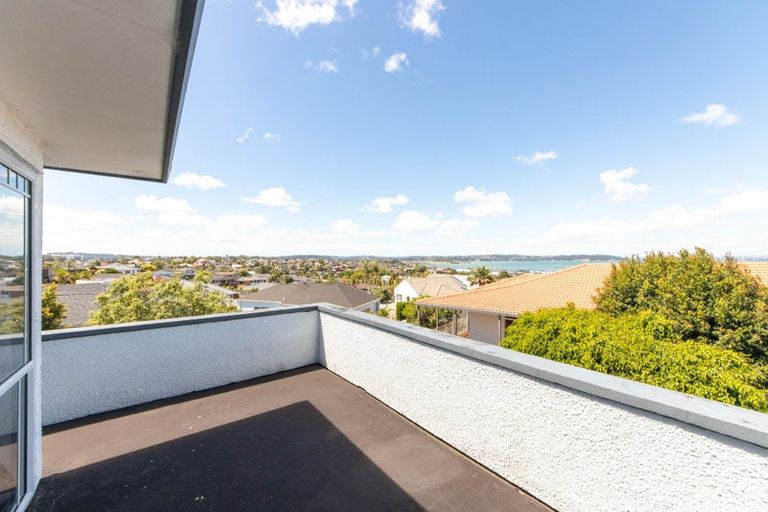Photo of property in 48 Cherub Place, West Harbour, Auckland, 0618