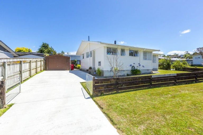 Photo of property in 83 Norana Road, Timberlea, Upper Hutt, 5018