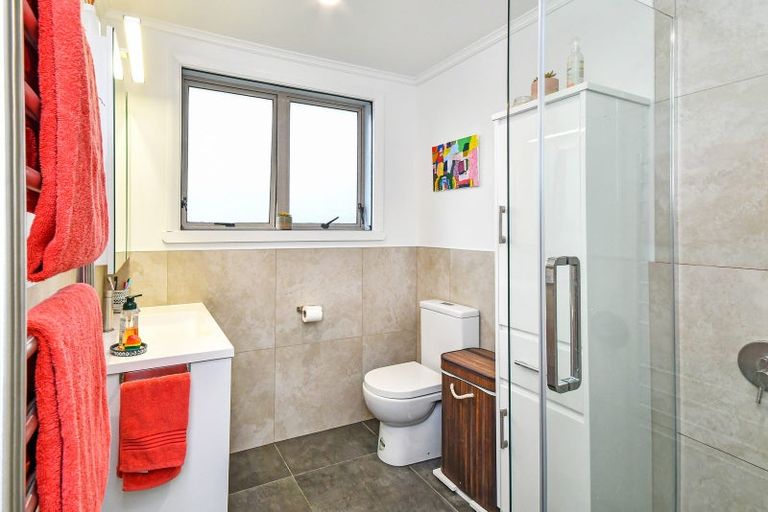 Photo of property in 8b Waimana Road, Conifer Grove, Takanini, 2112