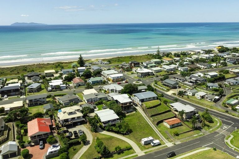 Photo of property in 43 Hanlen Avenue, Waihi Beach, 3611