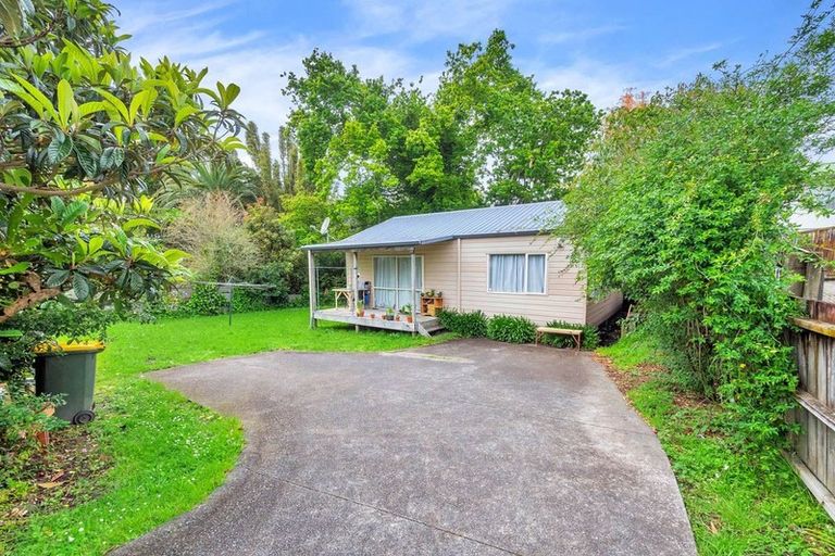 Photo of property in 15 Universal Drive, Henderson, Auckland, 0610
