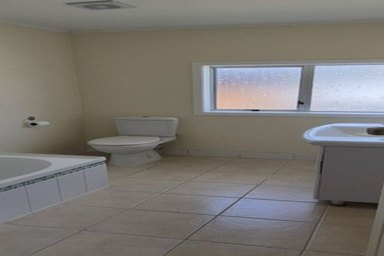 Photo of property in 22 Valley Road, Pukekohe, 2120