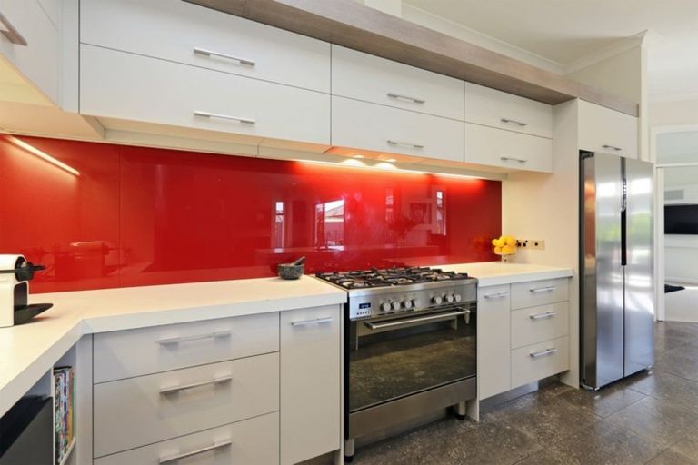 Photo of property in 14 Orotu Drive, Poraiti, Napier, 4112