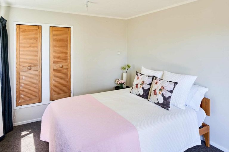 Photo of property in 112 Conclusion Street, Ascot Park, Porirua, 5024