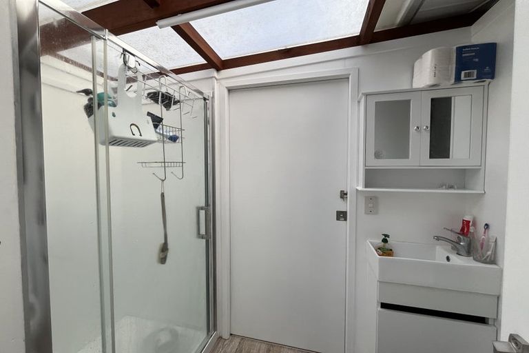 Photo of property in 30 Banyan Drive, Totara Heights, Auckland, 2105