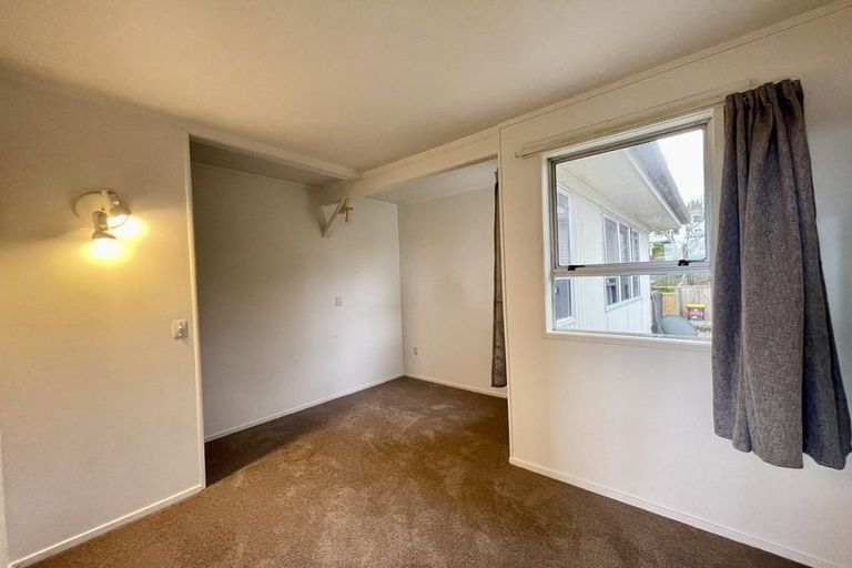 Photo of property in 42b Hogans Road, Glenfield, Auckland, 0629