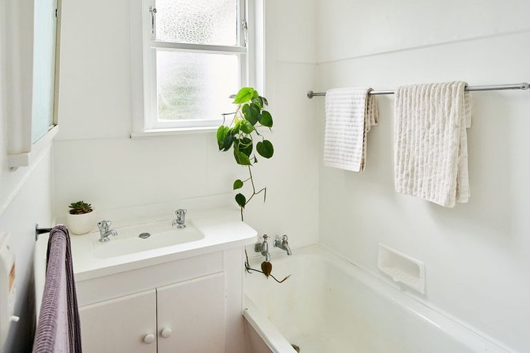 Photo of property in 9 Hunter Street, Taita, Lower Hutt, 5011