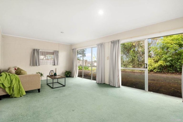 Photo of property in 785 East Coast Road, Northcross, Auckland, 0630