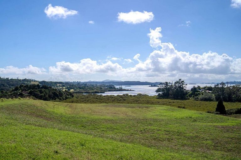 Photo of property in 77 Skudders Beach Road, Kerikeri, 0294