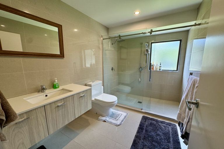 Photo of property in 62 The Terrace, Herald Island, Auckland, 0618