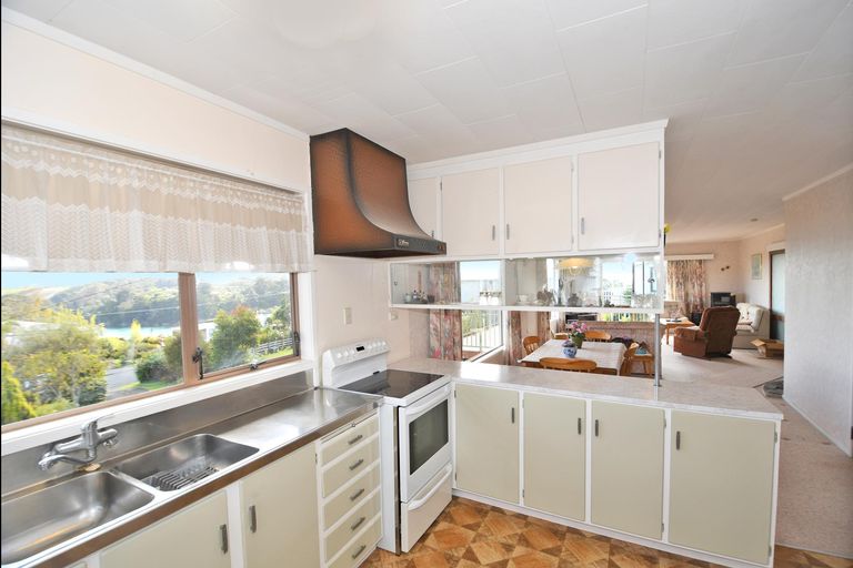 Photo of property in 18 Harbour View Road, Leigh, 0985