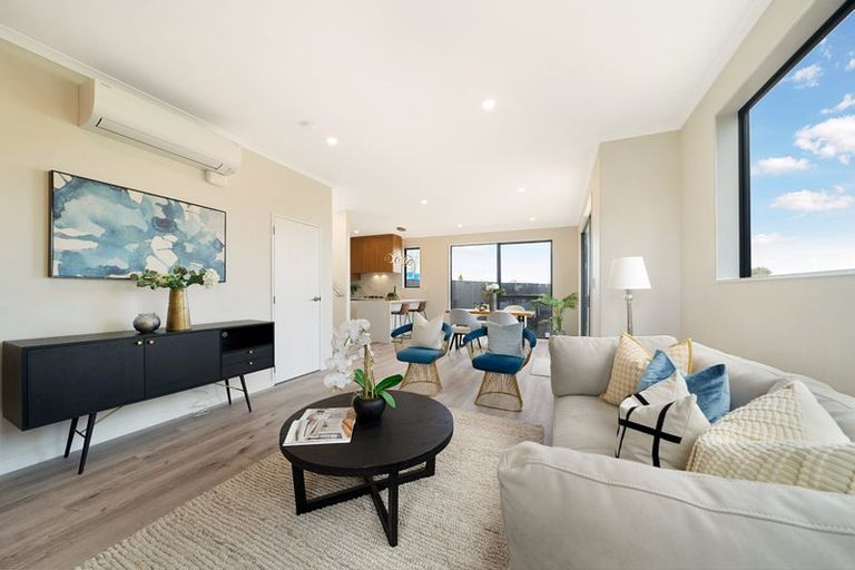 Photo of property in 11a Ballial Place, West Harbour, Auckland, 0618