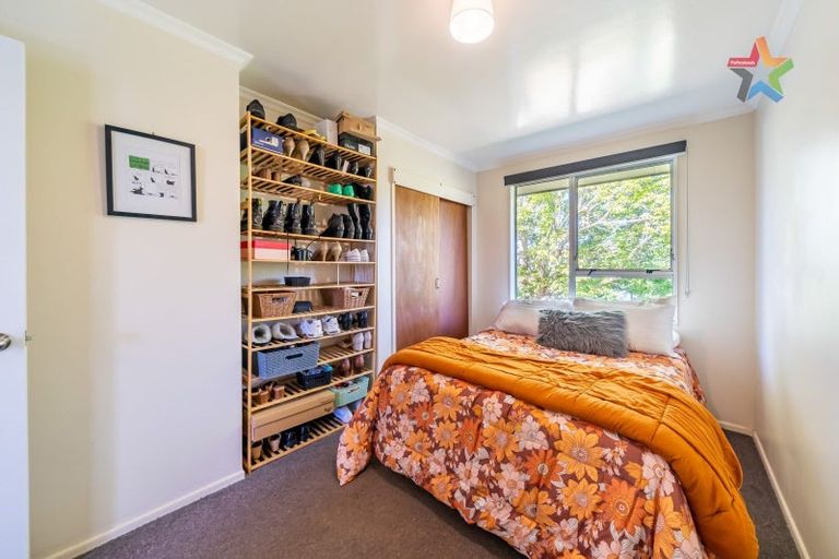 Photo of property in 172 Holborn Drive, Stokes Valley, Lower Hutt, 5019