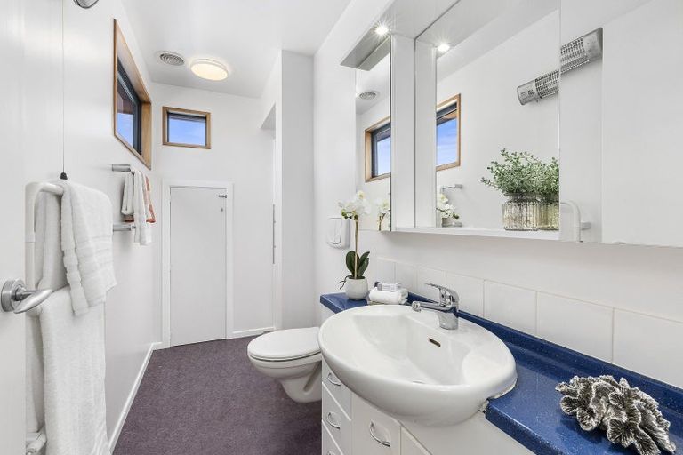 Photo of property in 302 The Parade, Island Bay, Wellington, 6023