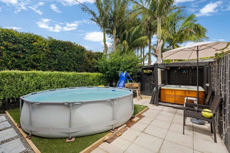 Photo of property in 26 Parakai Avenue, Parakai, 0830